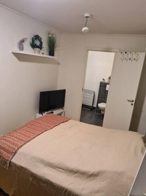 Small Studio Appartment Тромсё Экстерьер фото